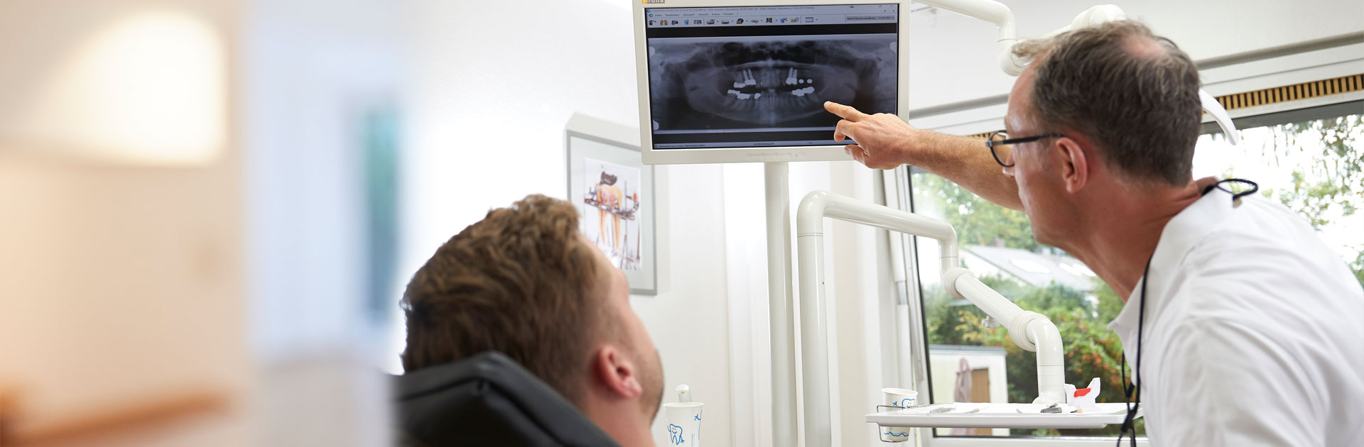 Implantologie Zahnarzt in Norderstedt - Zahnarztpraxis Bergmann